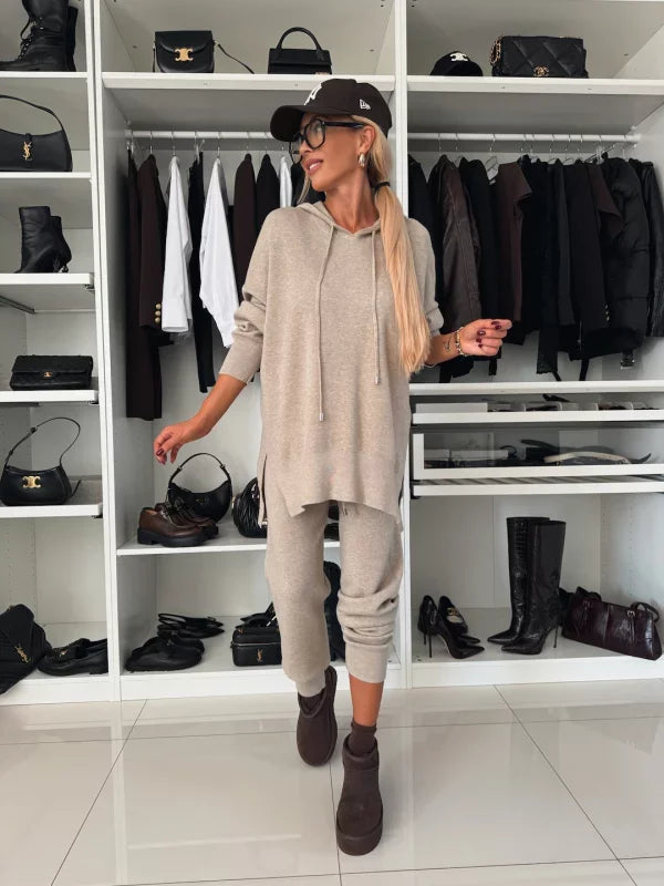 Evana | Dwuczęściowy komplet damski z długimi rękawami, kapturem i okrągłym dekoltem 