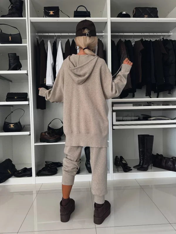 Evana | Dwuczęściowy komplet damski z długimi rękawami, kapturem i okrągłym dekoltem 