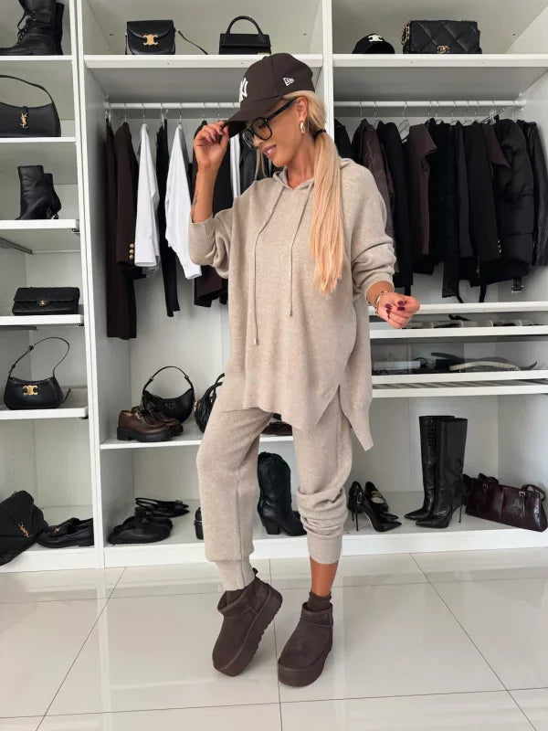 Evana | Dwuczęściowy komplet damski z długimi rękawami, kapturem i okrągłym dekoltem 