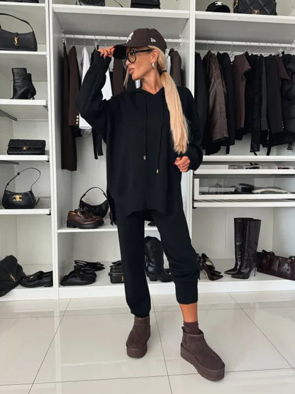 Evana | Dwuczęściowy komplet damski z długimi rękawami, kapturem i okrągłym dekoltem 